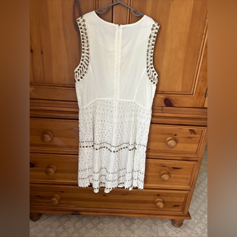 Tory Burch Womens Sz 6 White Sleeveless Studded Cutwork Mini Dress Summer Resort - Picture 6 of 10